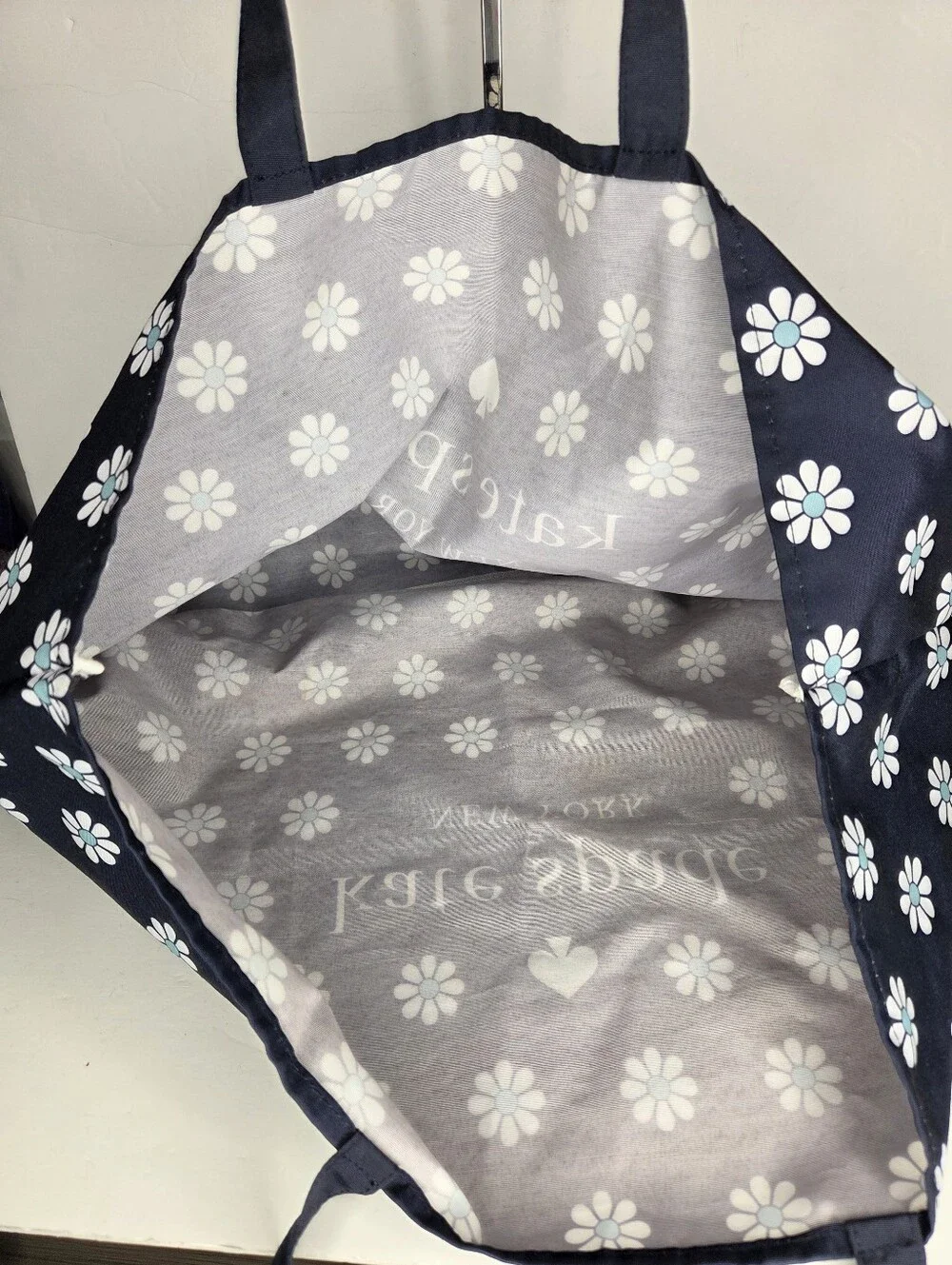 Kate Spade Navy Blue Large Tote Travel Bag With White Daisies